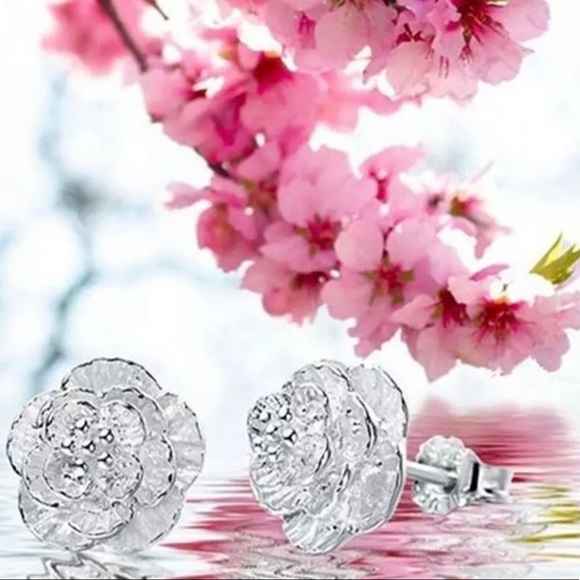 925 rose earrings in box. - Picture 10 of 10